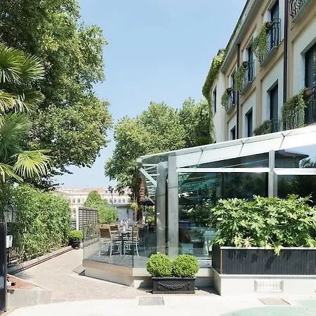 De La - Small Luxury Of The World 4* Monza