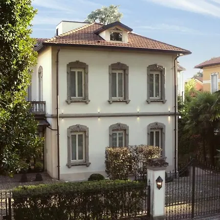 De La - Small Luxury Of The World Hotell 4*