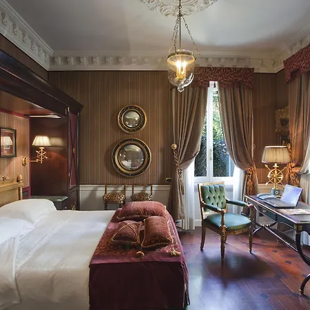 De La - Small Luxury Of The World 4*