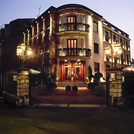 De La - Small Luxury Of The World 4*