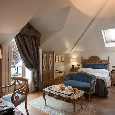 De La - Small Luxury Of The World 4*